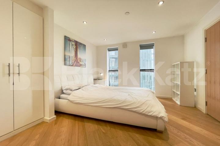 909 Sq. Ft with private balcony, two communal roof terraces & stunning views The Pioneer Building - Newington Causeway, Borough